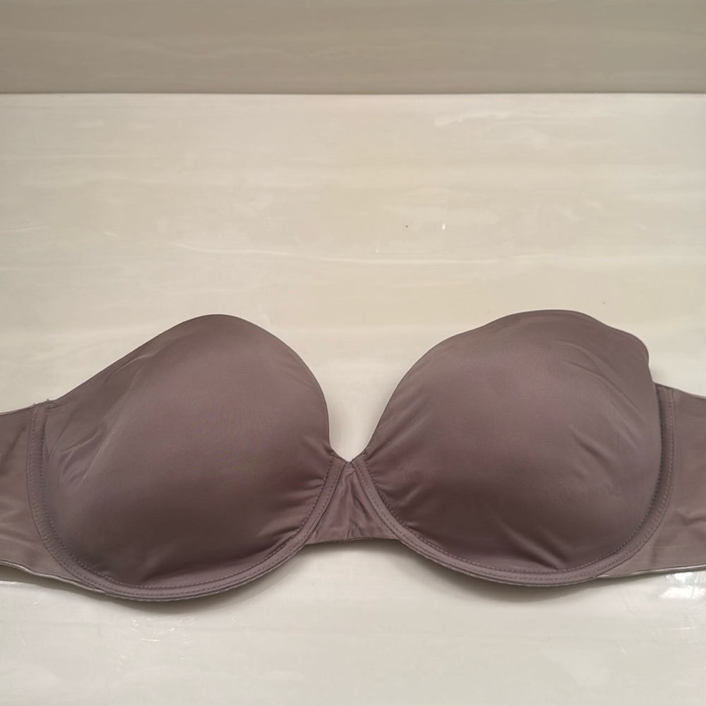 VICTORIAS SECRET strapless bra